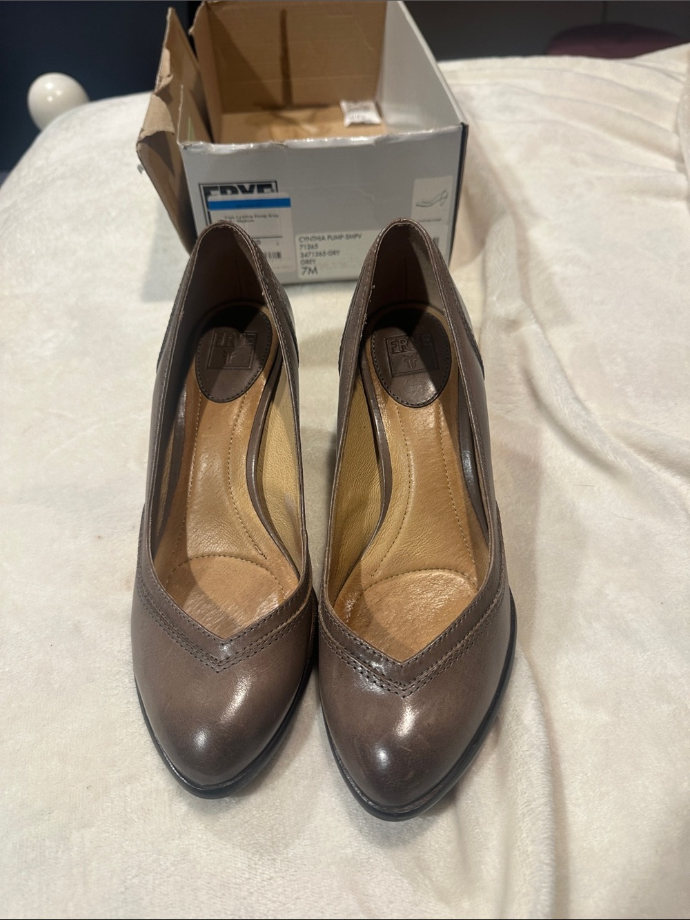 Frye grey leather heels/pumps Cynthia style size 7